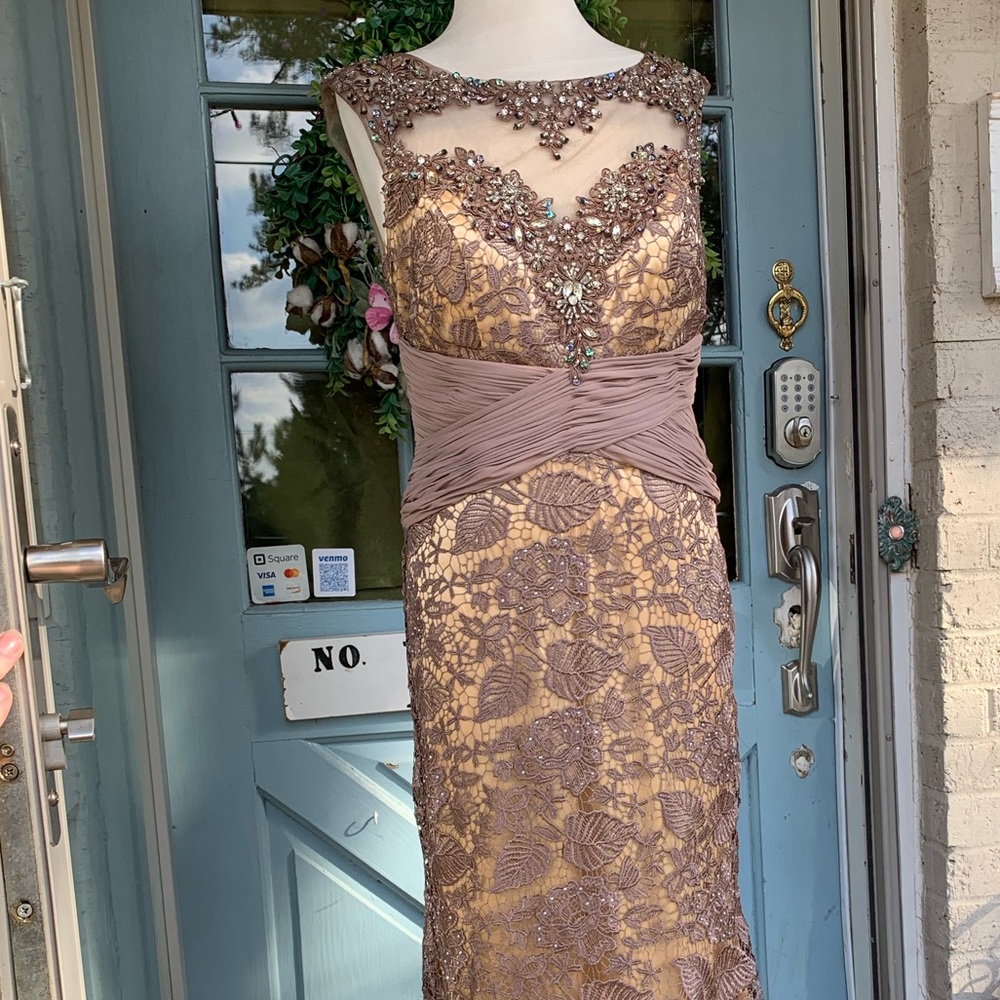 NWOT GLS Apparel Large Beaded Mocha Lace Nude Lined Mermaid Gown Cap Sleeves